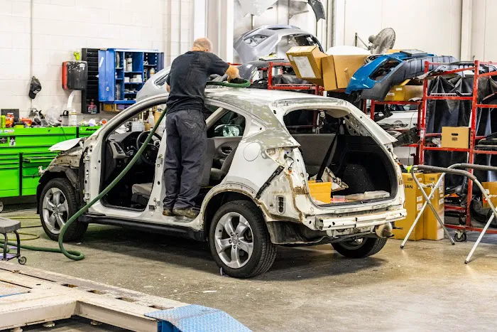 Willis Collision Center 6