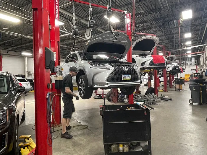 Willis Lexus Service and Parts Center 8