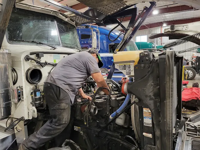 Service - Allstate Peterbilt Rochester 3