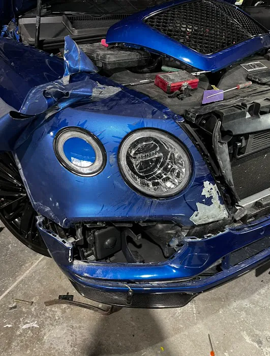Alex's Auto Body 8