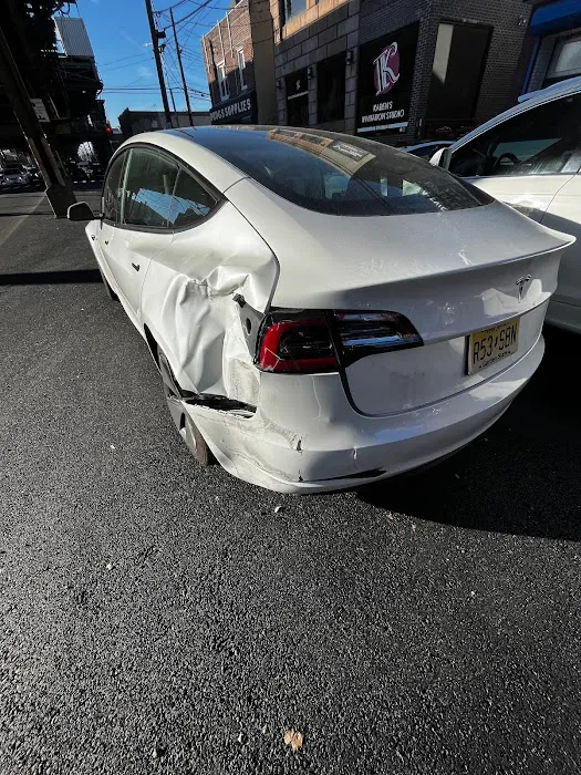 Alex's Auto Body 0
