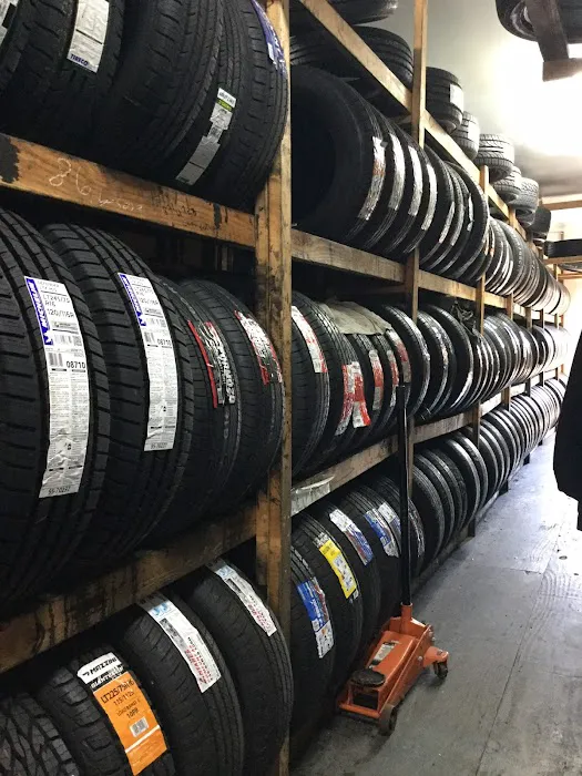 Los Ramirez 57th Street Tire Shop 4