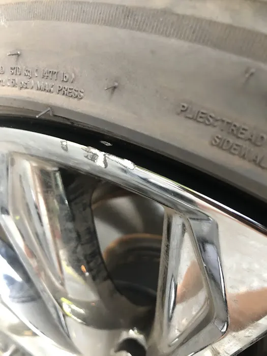 Los Ramirez 57th Street Tire Shop 8