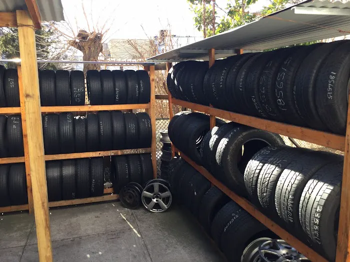 Los Ramirez 57th Street Tire Shop 2