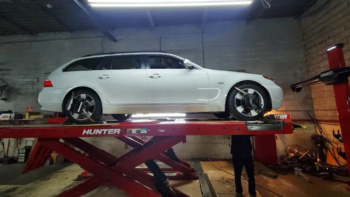 B & I Auto Service Inc. 5