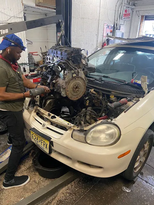 Almonte Auto Service Center 4