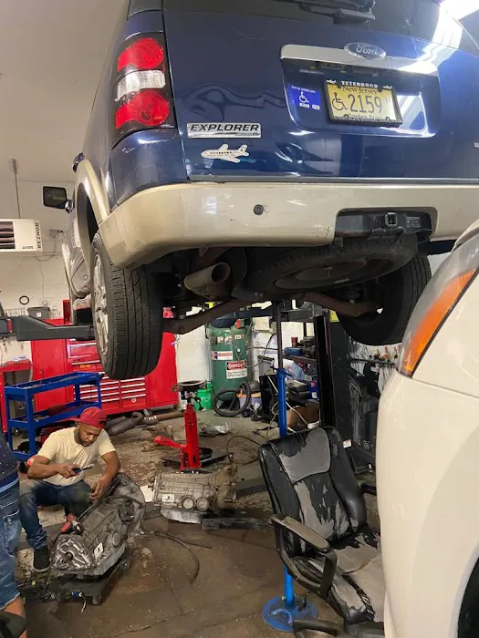 Almonte Auto Service Center 7