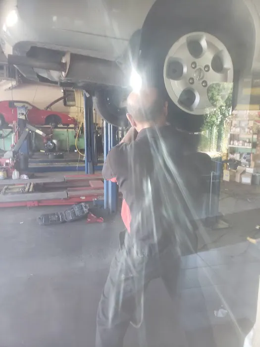Undercar Repair Center 1