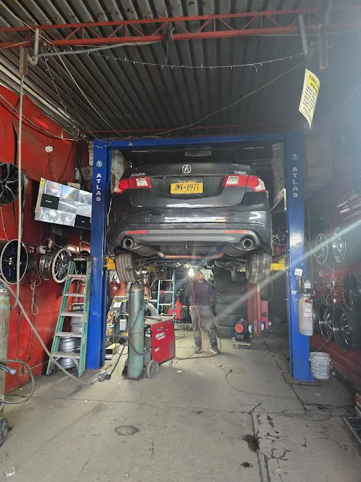 Speed Muffler Tire Shop 6