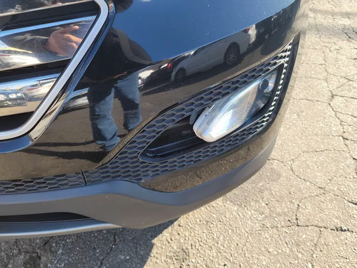 Mauricio's Custom Automotive 0