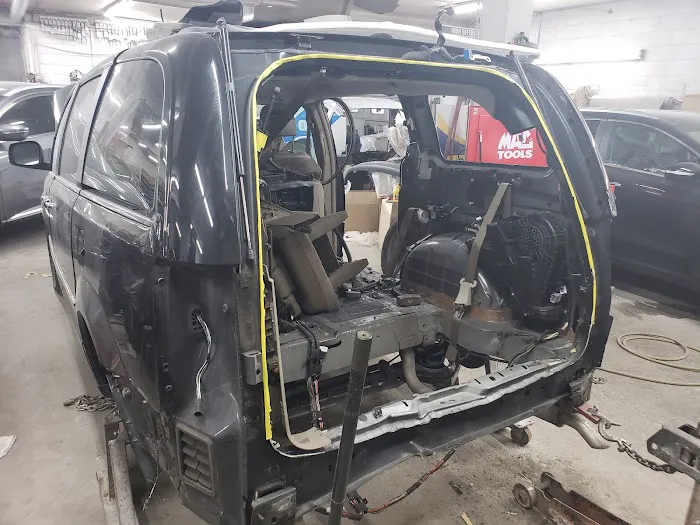Primeaus Auto Body Inc 9