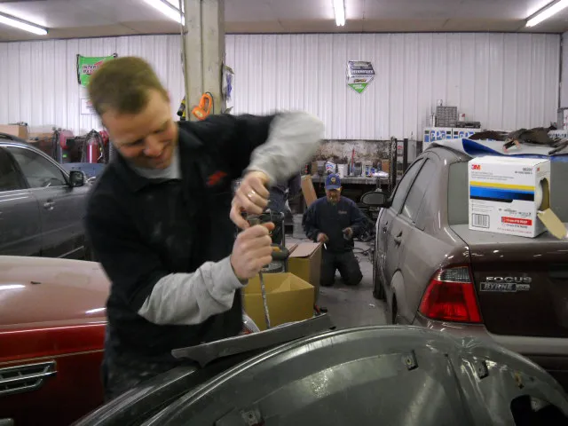 Primeaus Auto Body Inc 1