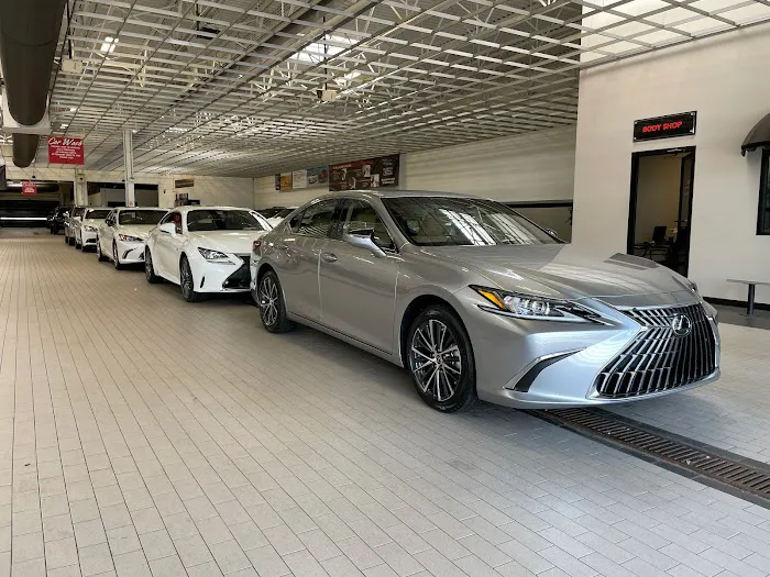 Lexus Service- McGrath Lexus of Westmont 1