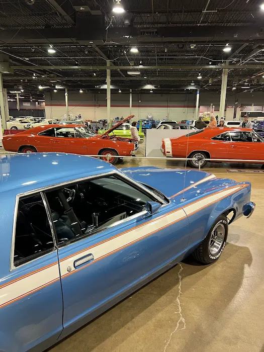 Maaco Auto Body Shop & Painting 7