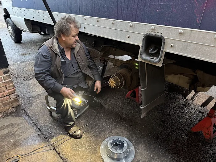 EL GUERO AUTO REPAIR 1
