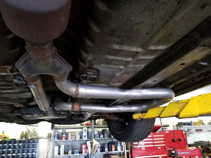 Navarro's Muffler Shop 7