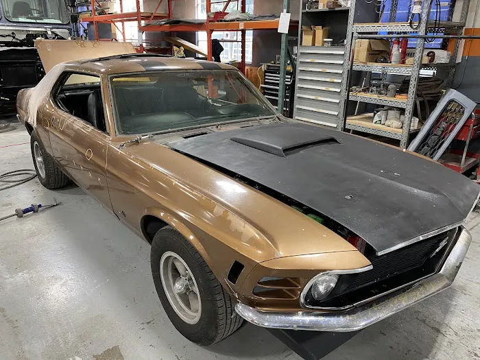 NEW AND VINTAGE AUTO BODY SHOP 1