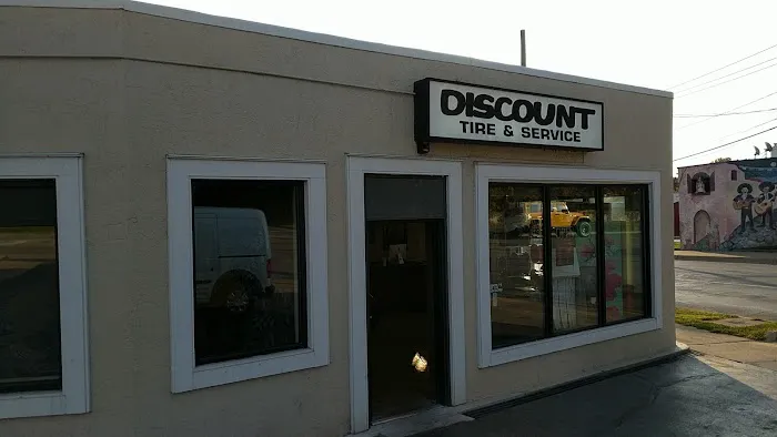 Discount Tire & Service, Inc. 0