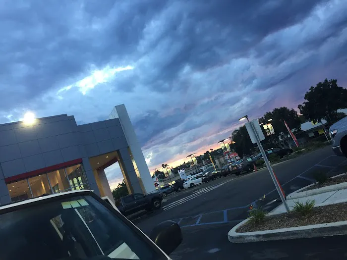 Manhattan Beach Toyota Service 2
