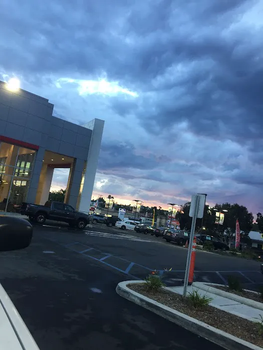 Manhattan Beach Toyota Service 3