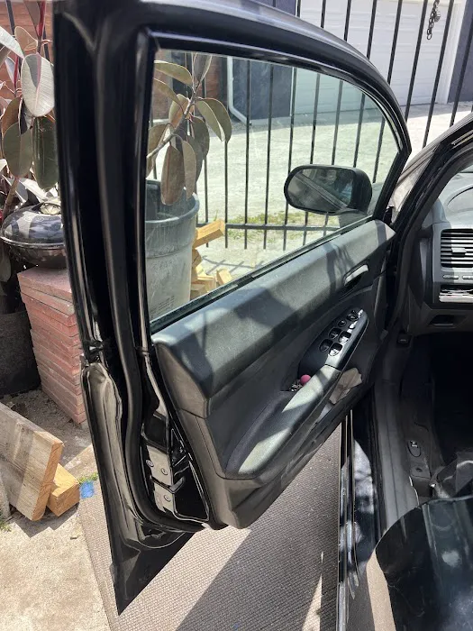 Menos Auto Glass In Los Angeles California 4