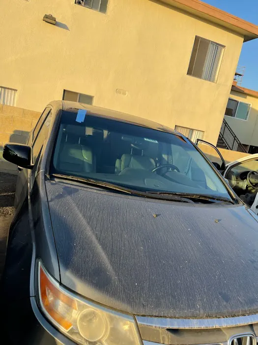 Menos Auto Glass In Los Angeles California 1