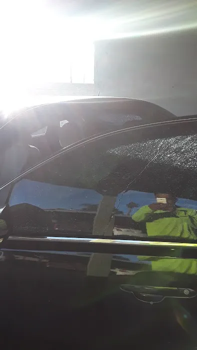 Menos Auto Glass In Los Angeles California 2