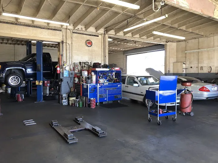 Strong’s Automotive Service 1