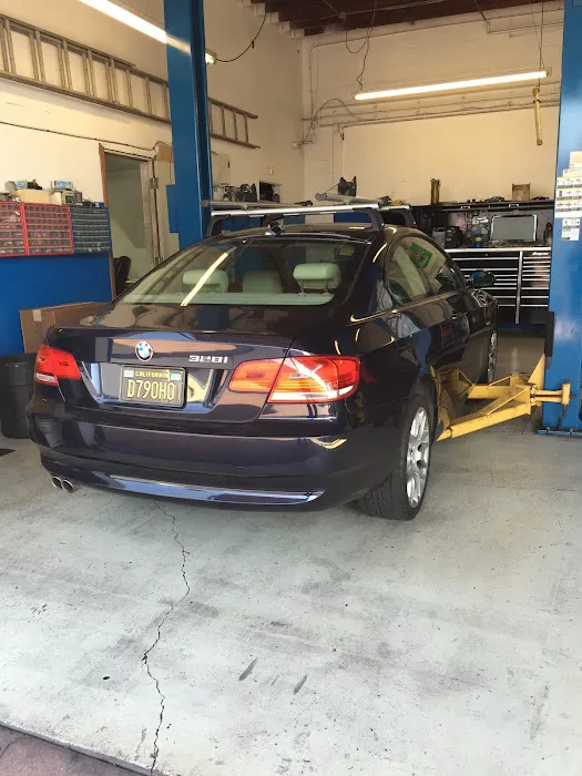 Accent the BMW Specialist 0
