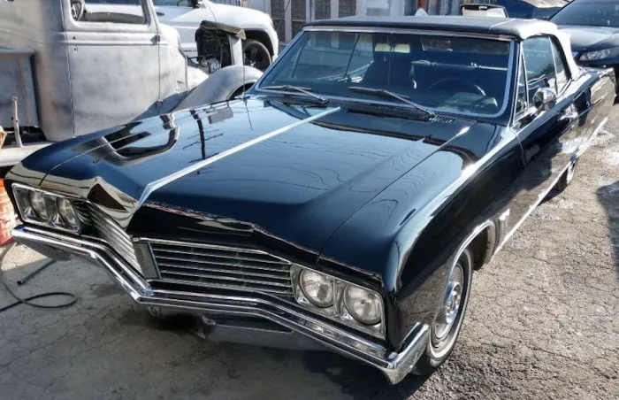 Jr's 405 Body Shop 8