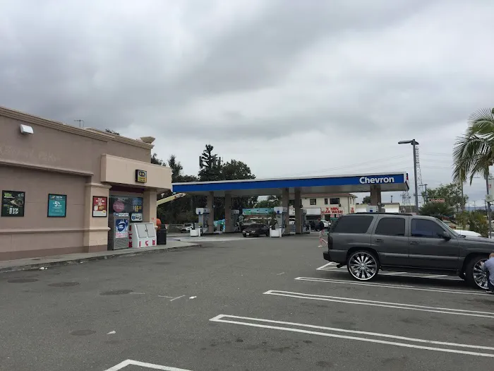 Chevron Fast Lube 8