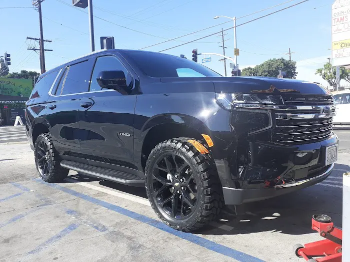 BROADWAY Wheels & Tires Plus 1
