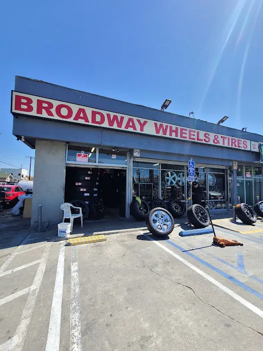 BROADWAY Wheels & Tires Plus 0