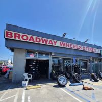 BROADWAY Wheels & Tires Plus