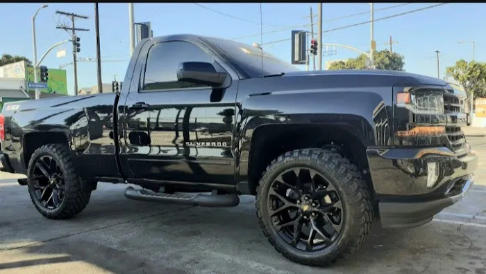 BROADWAY Wheels & Tires Plus 2
