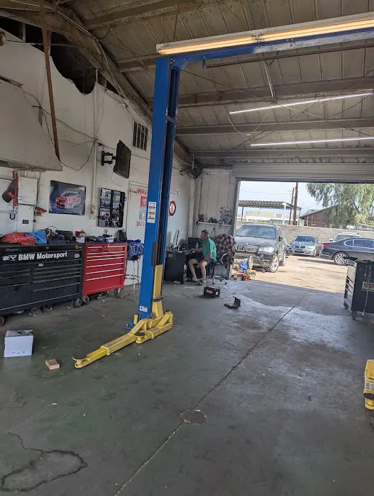 Bob's Cycle Supply 3