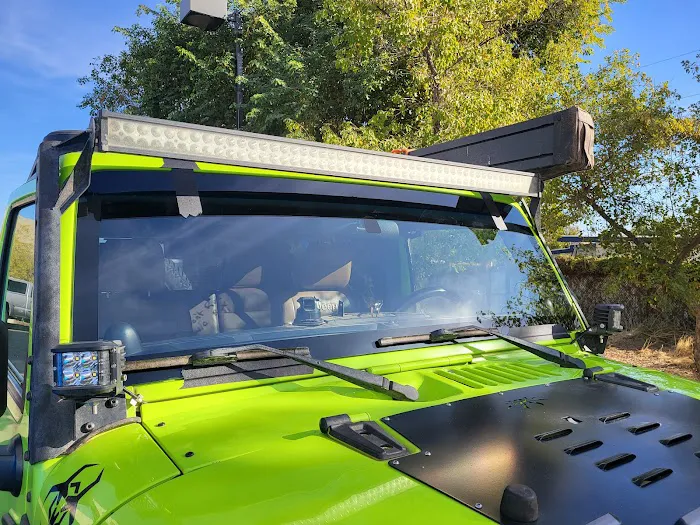 Smith's Autoglass LLC 0