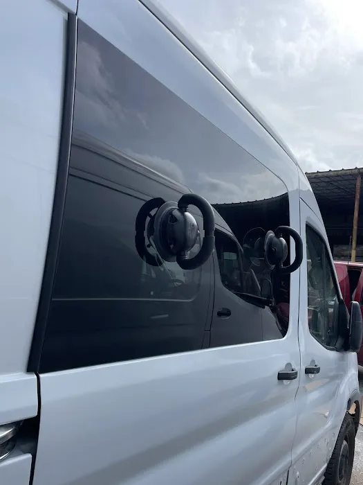 G&G Auto Glass 3