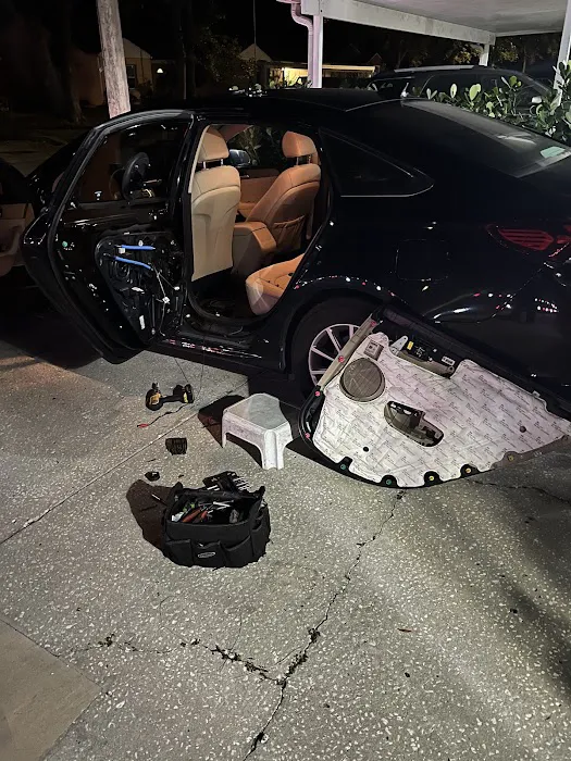 Power Window Repair Specialist 2