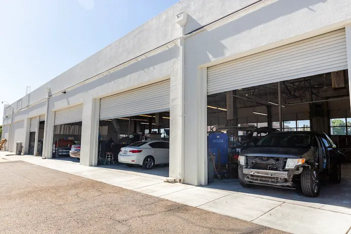 National Auto Collision Center 0