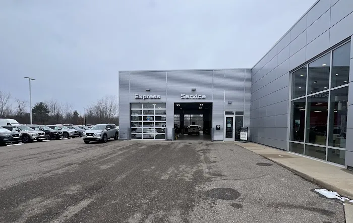 Grand Blanc Nissan Service 7