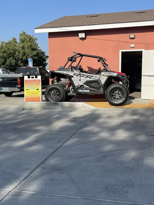 Little Ochoa’s auto repair 4