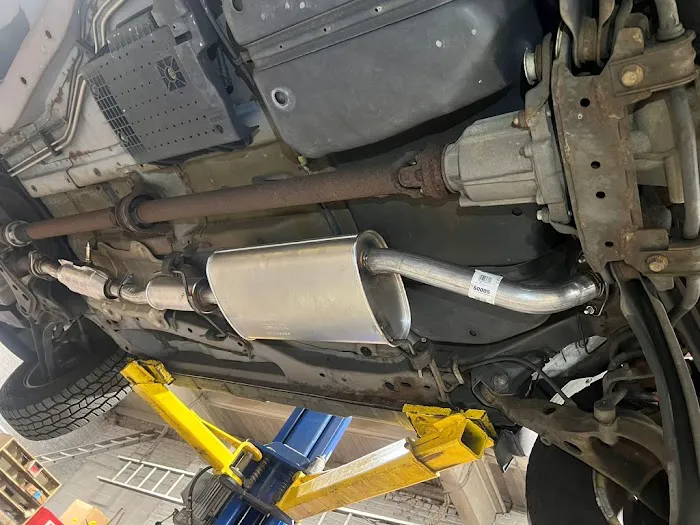 Cals Diagnostic Auto Repair 7
