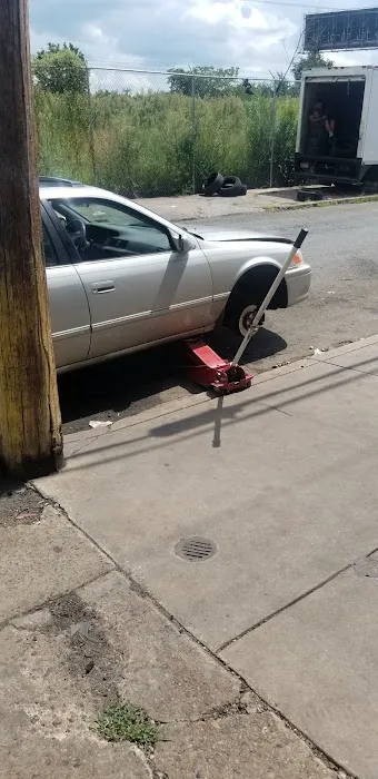 Elvis Tire Shop 2