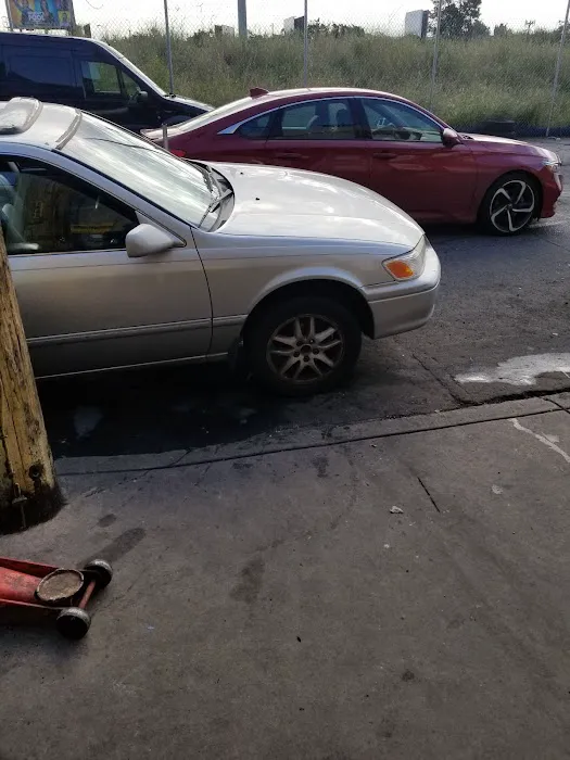 Elvis Tire Shop 4