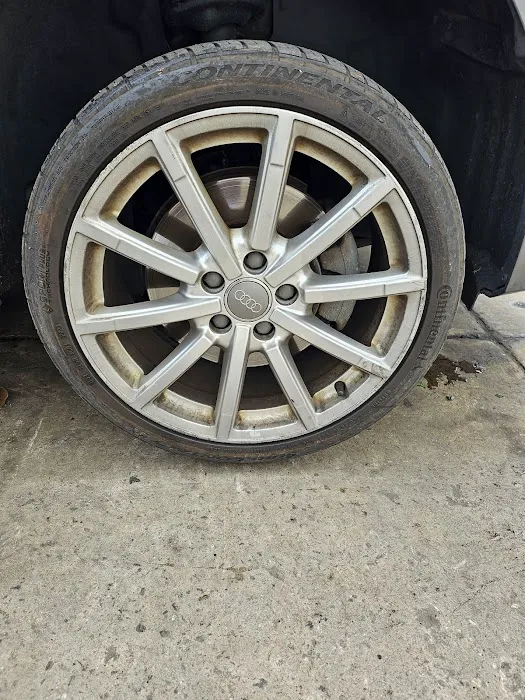 Elvis Tire Shop 8