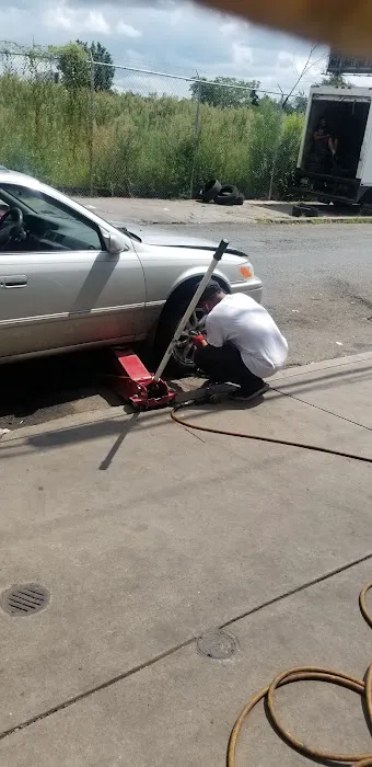 Elvis Tire Shop 6