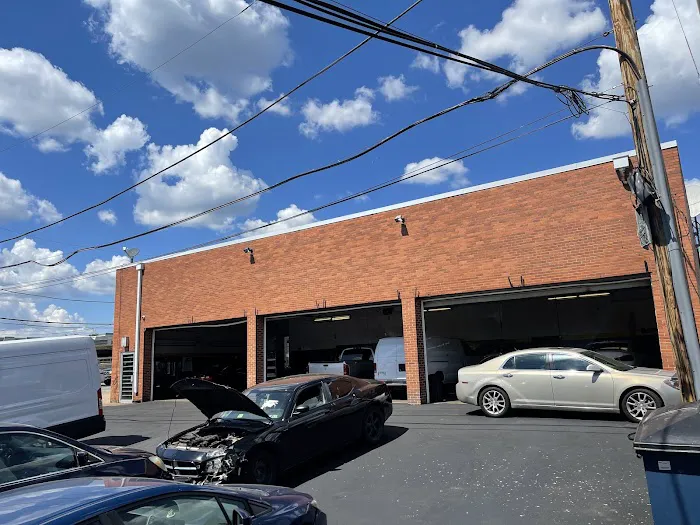 Frenchie's Auto Service 1