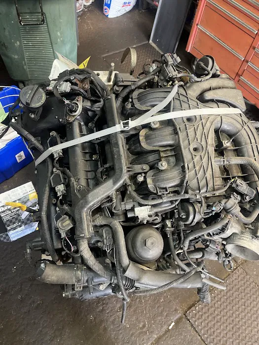 Frenchie's Auto Service 2