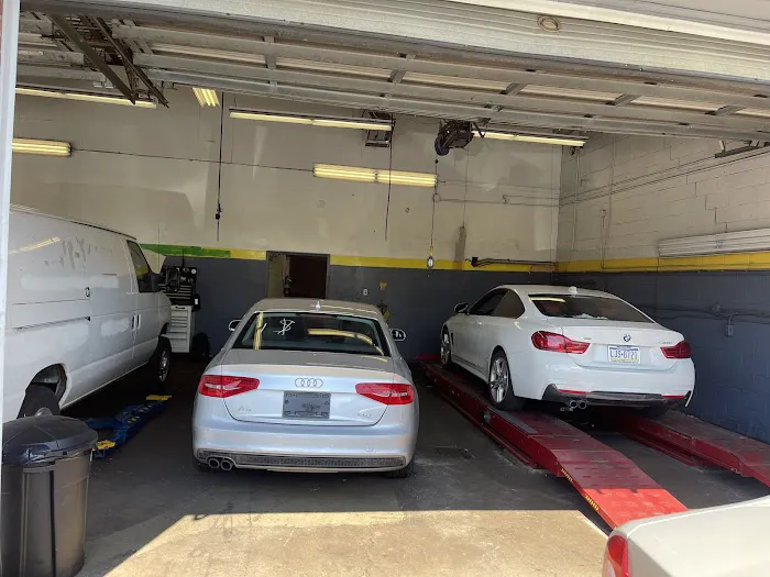 Frenchie's Auto Service 0